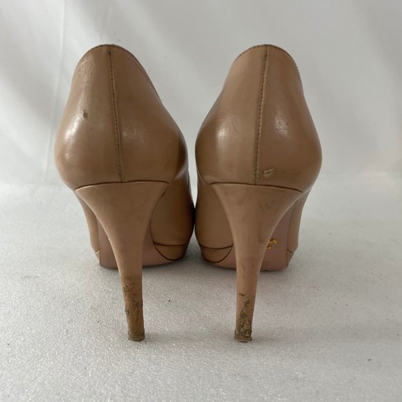 Prada round-toe pumps in Cream calfskin - Picture 5 of 11